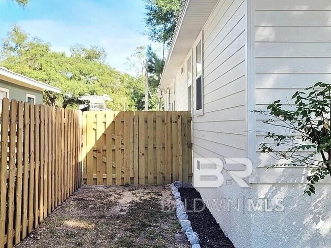Building Photo - 5255 Pine Rd