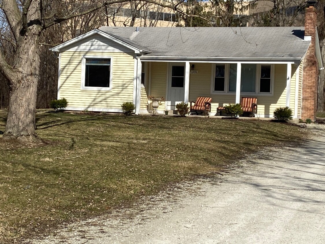 1392 W 52nd Pl, La Grange Highlands, IL 60525 House for Rent in La