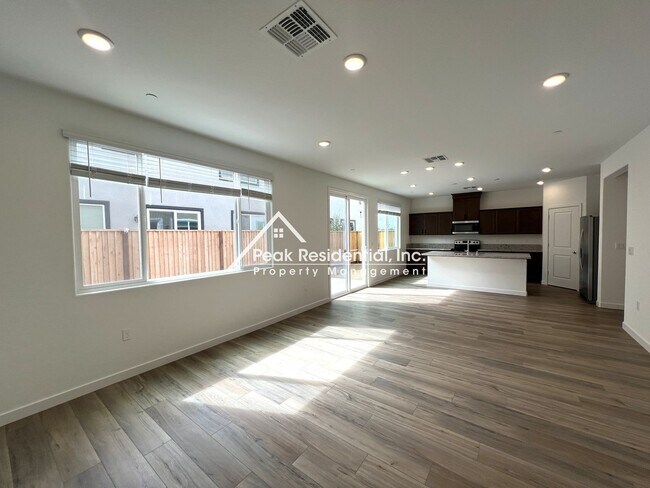Foto del edificio - Brand New Sacramento 4bd/3ba Home!