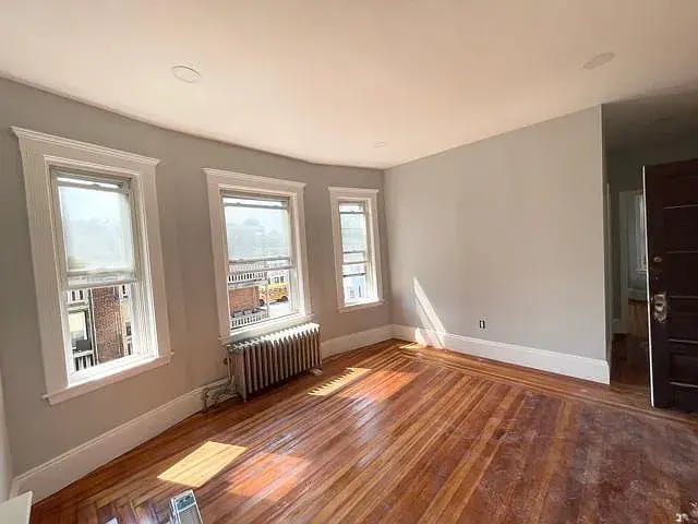 Building Photo - 44 Ashley St