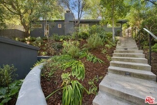 Building Photo - 8811 Wonderland Ave