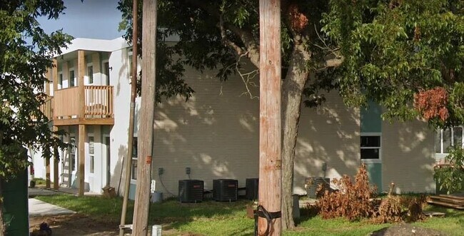 Foto del edificio - 1109 E North St