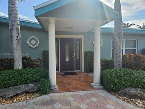 Building Photo - 4030 SW 111th Ave