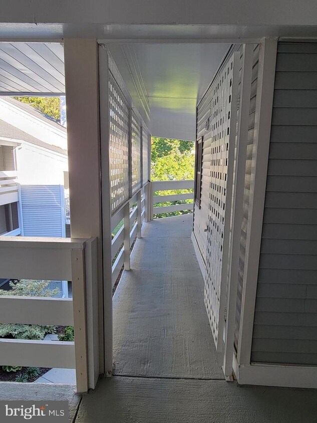 10302 Appalachian Cir Unit 8312, Oakton, VA 22124 Condo for Rent in Oakton, VA