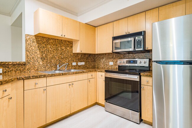 Building Photo - 810 Villa Cir