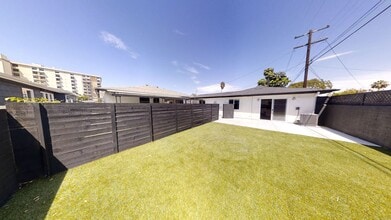 Building Photo - 5575 Mary Ln Dr