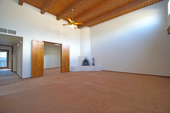 Building Photo - 2416 San Patricio Plaza