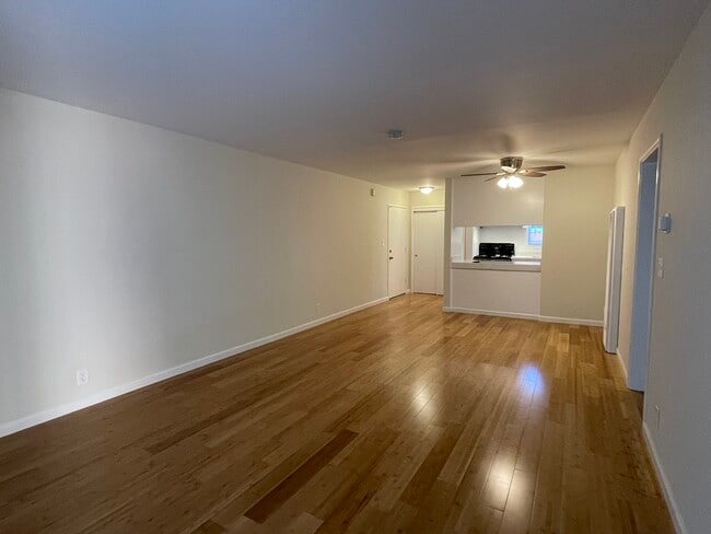 Building Photo - 1162 Saranap Ave