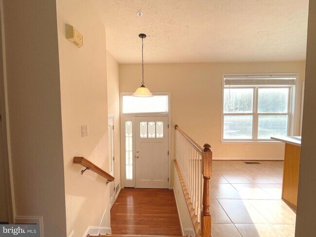 Foto del edificio - 48344 Long Ln
