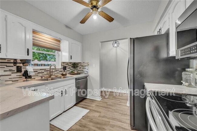 Foto del edificio - 305 NW Shamrock Ave