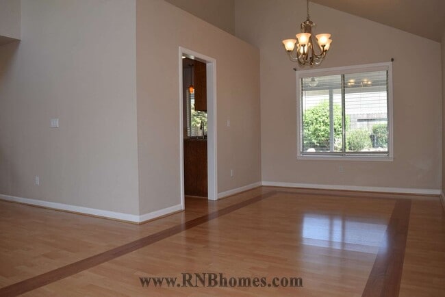 Building Photo - 1024 McRae Way