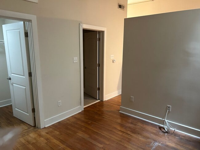 Interior Photo - Mortons Apartments