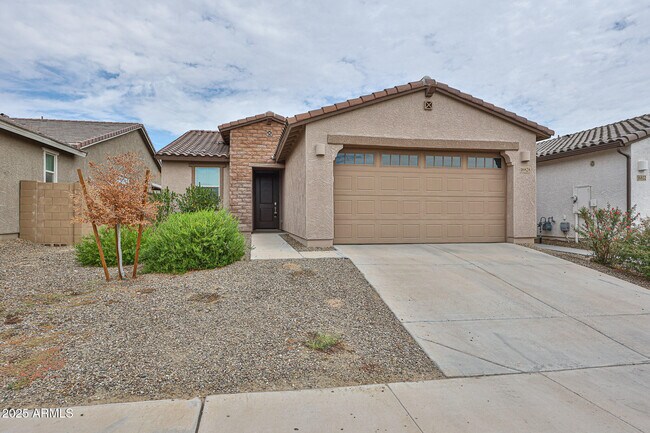 Foto del edificio - 16828 W Evergreen Rd