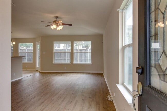 Building Photo - 8825 White Ibis Dr