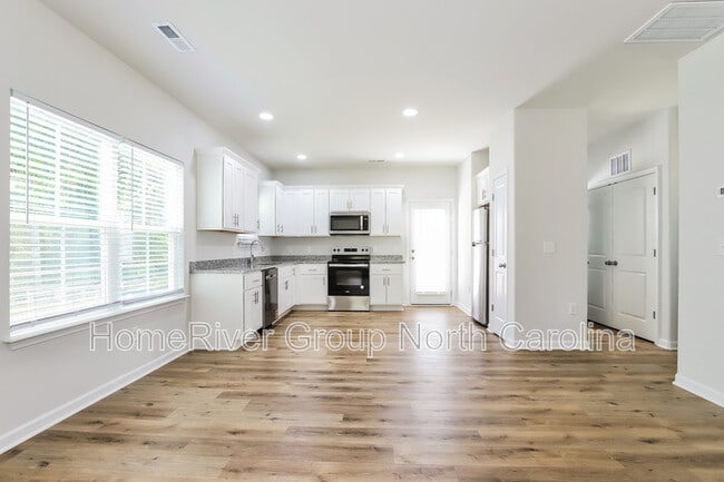 Foto del edificio - 2860 Greenway Ave NW