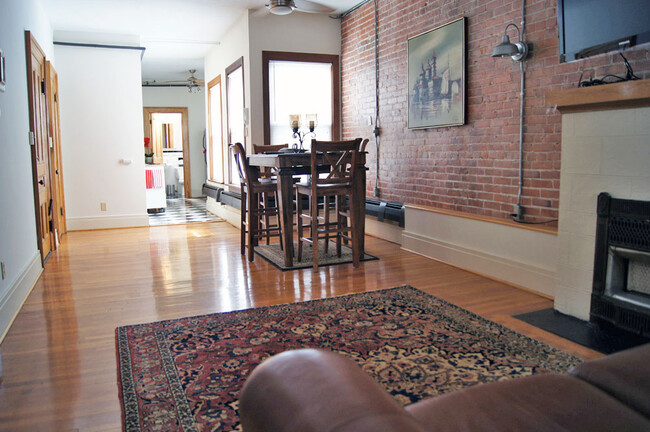 719 Elmwood - Fully Furnished - Elmwood Village