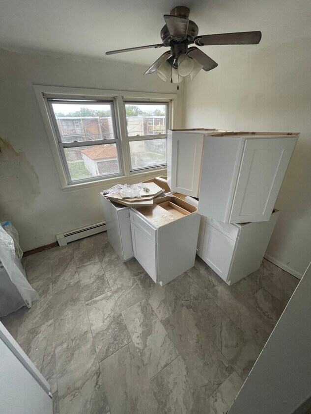 12548 S Ashland Ave Unit 2W, Calumet Park, IL 60827 Apartments in