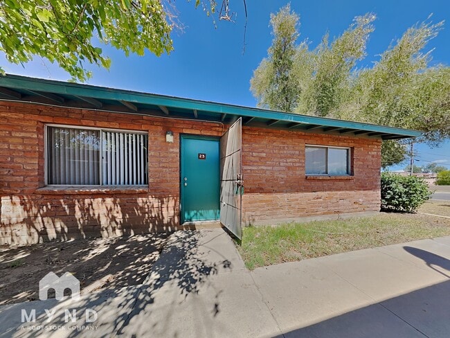 Building Photo - 910 S Dorsey Ln