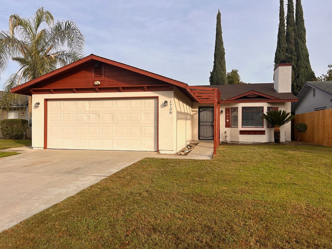 Foto principal - Great home for rent in Visalia!