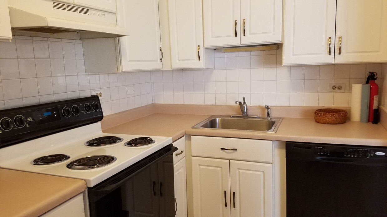 Foto principal - 420 W Aldine Ave