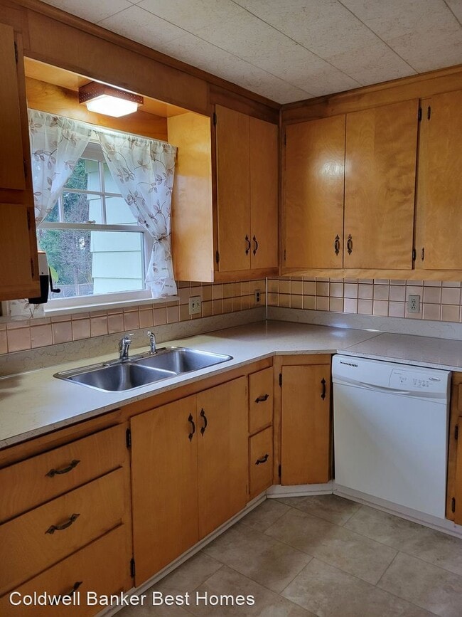 2 br, 1 bath House 1629 Gise Street House Rental in Port Townsend
