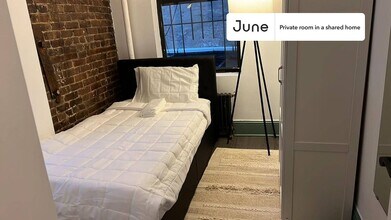 Building Photo - Room in Shared 2 bed/1 bath home in Gramercy