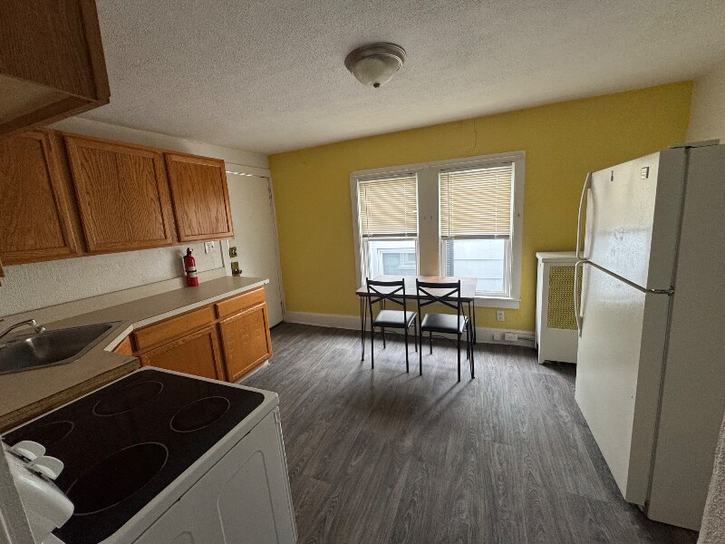 Foto principal - 106 E Pine St