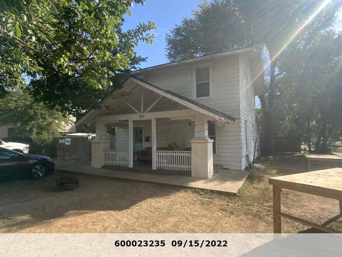 Foto principal - 323 S West St