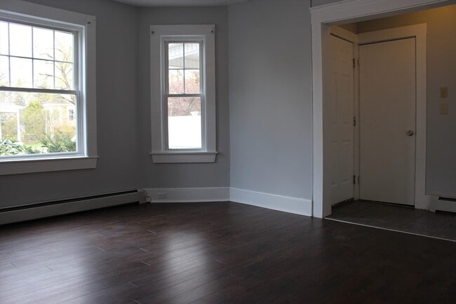 Building Photo - 74 Crescent St