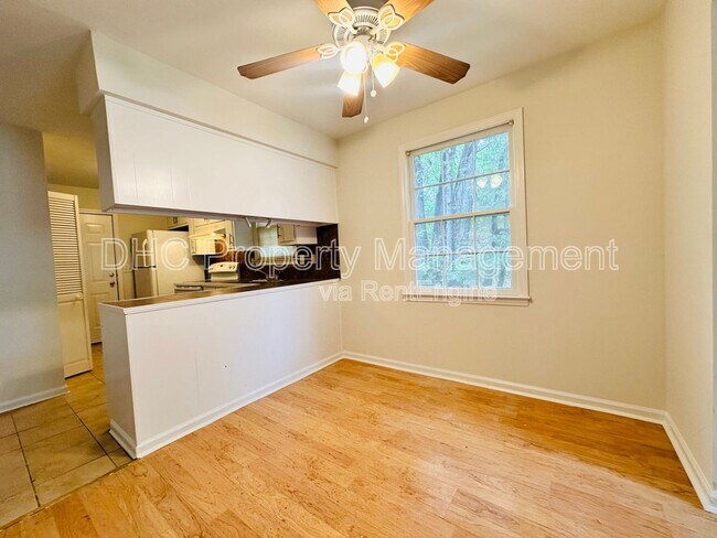 Building Photo - 1235 Kings Mountain Ct
