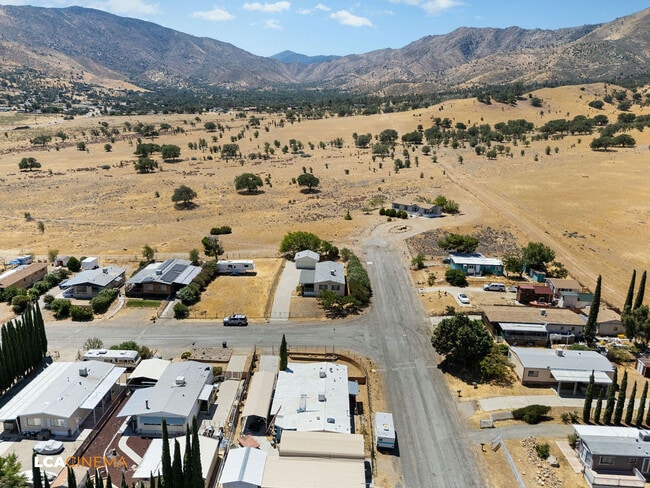 Foto del edificio - 6004 Maple Ave