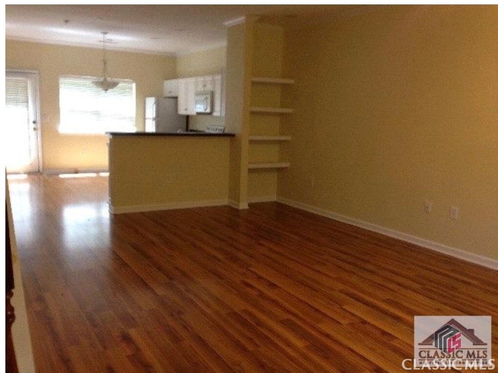 Building Photo - 205 Woodstone Dr