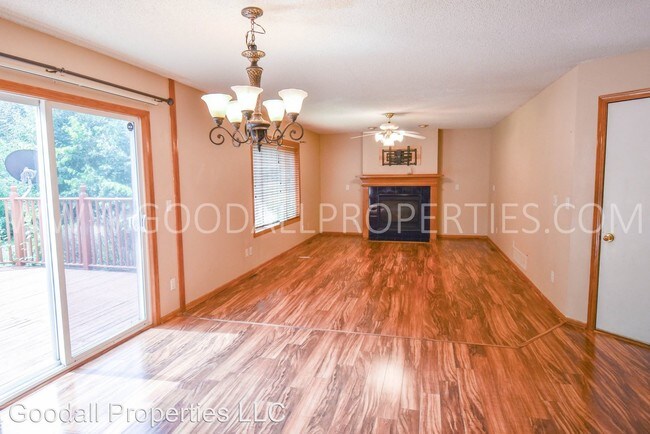 Foto del edificio - 3 br, 2.5 bath House - 5020 Timberline Dr