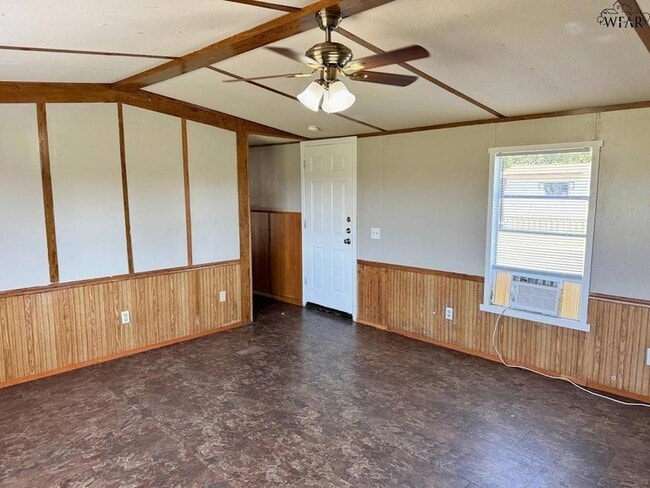 Foto del edificio - 314 W 6th St