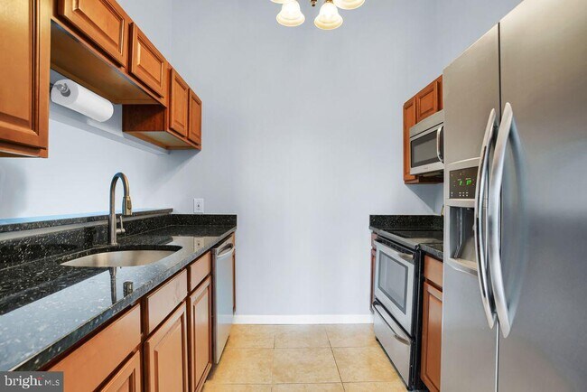 Building Photo - 200 Spring Maiden Ct