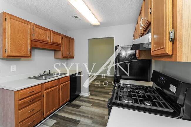 Foto del edificio - Welcome home to this 3 BR, 2 BA Ranch-styl...
