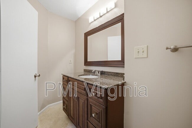 Foto del edificio - 5140 Glenwood Way