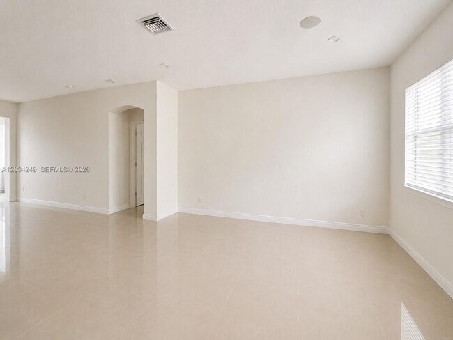 Building Photo - 4463 Rainbow Ave
