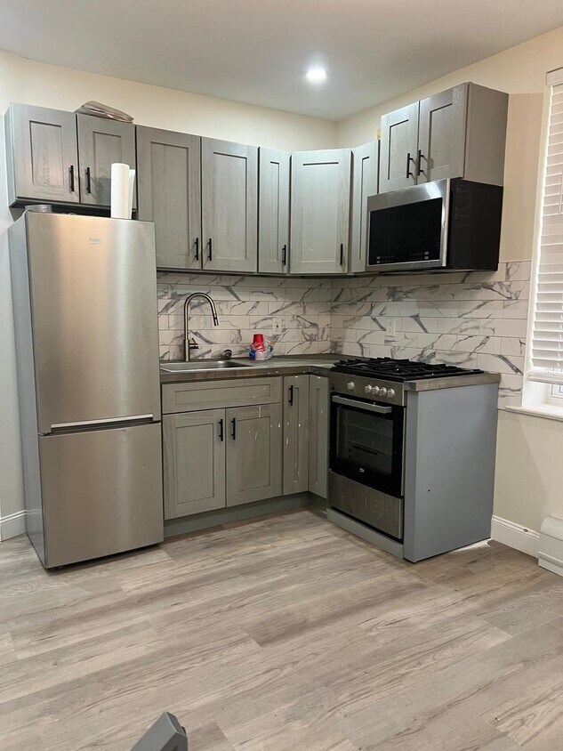 Foto principal - 6109 Monroe Pl