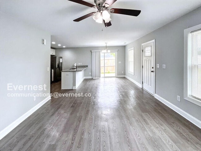 Building Photo - 503 Kimball St