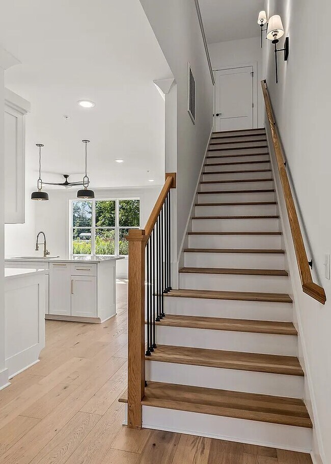 Building Photo - 811 Vickery Dr
