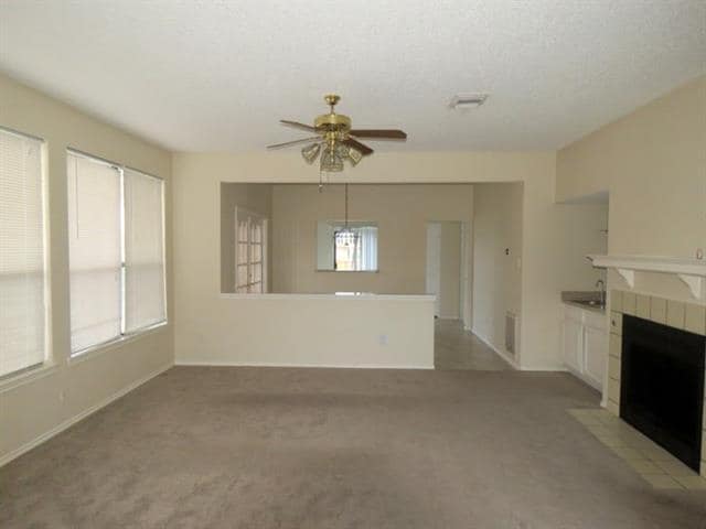 Building Photo - 2240 Arbor Creek Dr