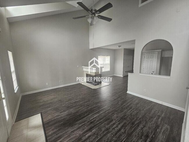 Building Photo - 7760 Lipscomb Dr