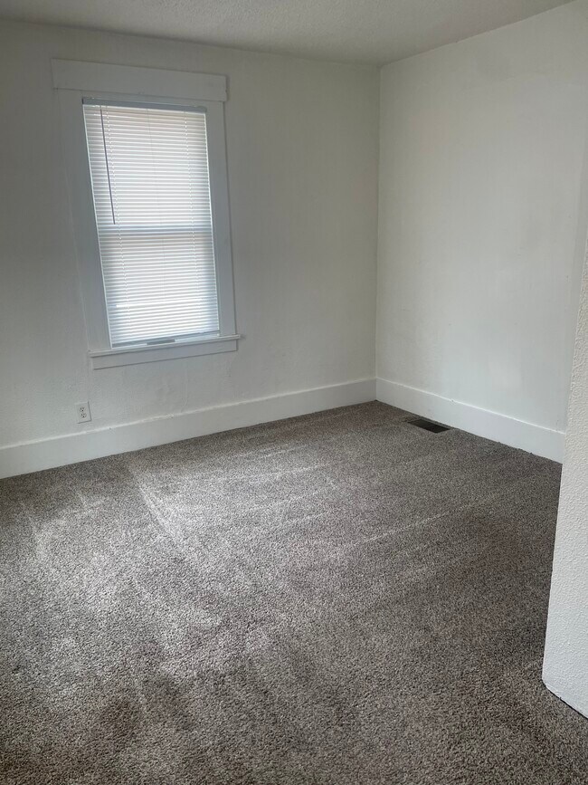 Bedroom - 821 28th St