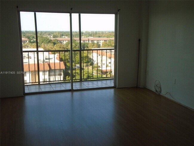Foto del edificio - 4174 Inverrary Dr