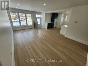 Building Photo - 31 Bailey Crescent