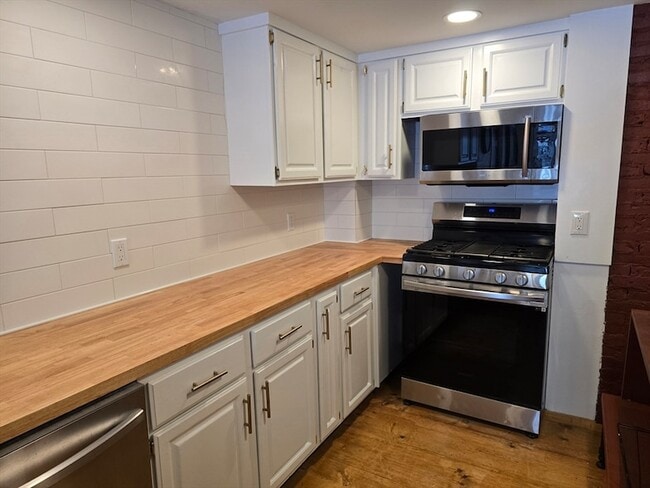 Building Photo - 223 Central St