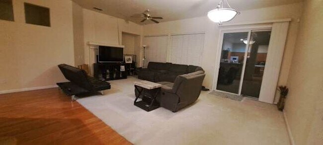 Foto del edificio - 9568 Spring River Way