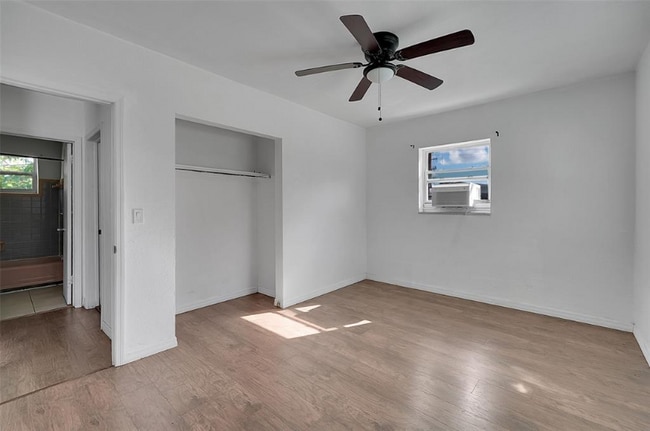 Foto del edificio - 2403 SW 8th St