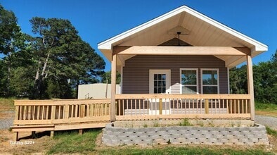 Building Photo - 1 Sara Ann Dr
